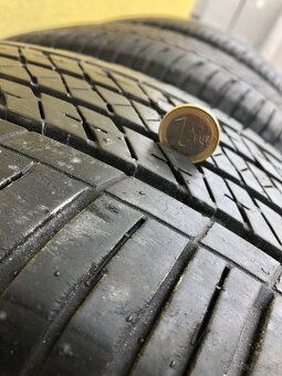 235/55 R18 - 2