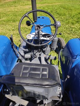 Traktor Zetor 25 - 2