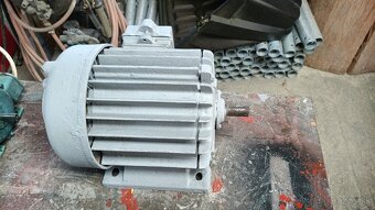 Elektromotor MEZ 0,7kW 900ot/min - 2