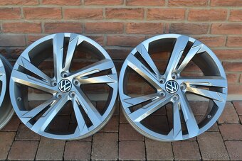 5x112 R19 Original VW Tiguan 2 Rline model Valencia Nove - 2