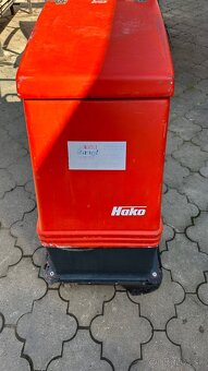 Predam cistiaci Umyvaci stroj Hakomatic bez Baterii. - 2