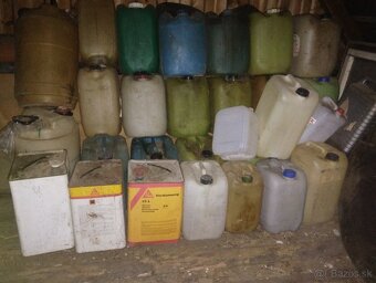 plastové kanistre - 2