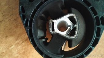 Predný silenbloky motora originál diel - 2