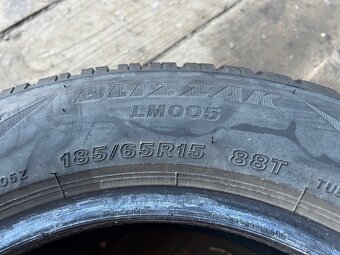 185/65R15 88T Bridgestone Blizzak LM005 - 2