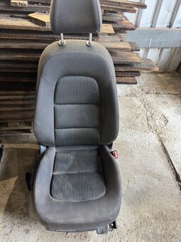Audi a4 b8 predné sedačky - 2