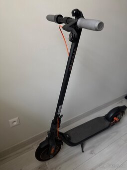 Elektrokolobežka Ninebot F40e - 2