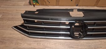 Passat B8 predna maska grill z modelu 2022 B8.5 chrom - 2