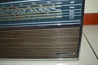 predam stare radio GRUNDIG - 2