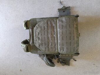 Taktická vesta / nosič plátov - 2