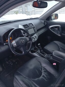 Toyota RAV4 - 2