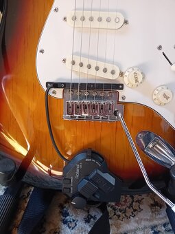 Predám Roland GR-55 Guitar Synthesizer - 2