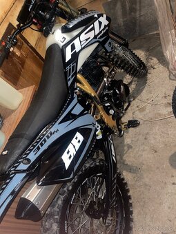 Predám Asix 300cc xb 88 - 2