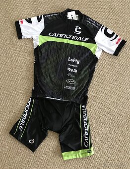VÝPRODEJ - Cyklistický komplet nový - 2