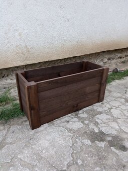 Vyvyseny záhon kvetináč - 2