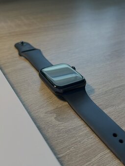 Apple Watch SE 44mm gen. 1 Space Gray - 2
