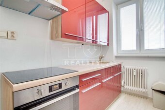 Na prenájom kompletne prerobený 2-izbový byt s balkónom... - 2