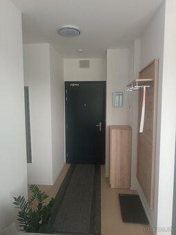 Na prenájom 2-izbový byt s parkovacím státím v Dúbravke - 2