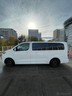 Prenajom 9-miestneho mikrobusu Peugeot Traveller automat - 2