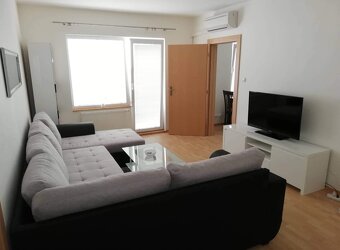 Rozkladacia suprava v tváre U s úložným priestorom - 2