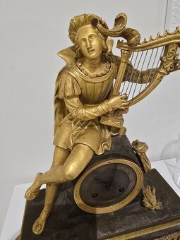 Krasne starožitný hodiny zlatene - 2