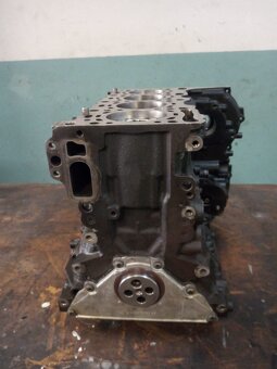Predám blok motora Mercedes Sprinter - 2