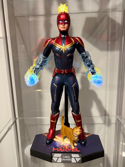 Kapitán Marvel Deluxe Hot Toys MMS522 1/6 - 2