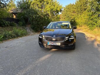 Škoda Octavia Combi 2.0 TDI Style DSG - 2