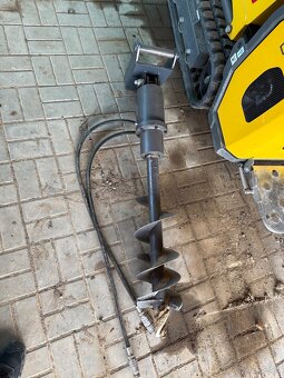 Zemný vrtak na Minibager - 2