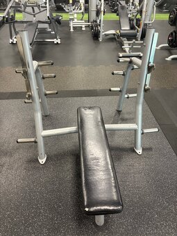 Bench press Hoist - 2