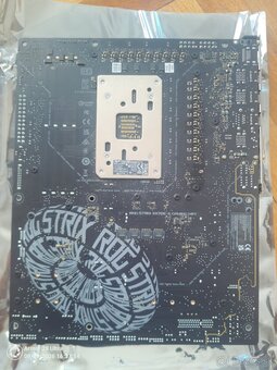 Asus Rog Strix X670E-E gaming wifi - 2