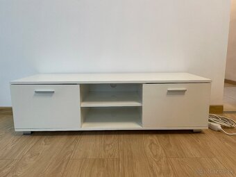Skrinka pod TV - 2