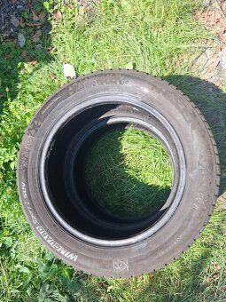 235/55r18  Vzor 5mm   Rok 23/19  Cena 30eur za pár - 2