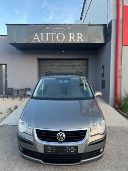 Volkswagen Touran TrendLine 1.6 Benzin = Top Stav = - 2
