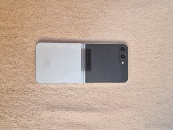 Samsung Z Flip 5 8/256 - 2