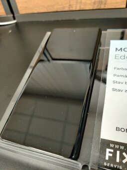 Motorola Moto Edge 40 256GB - Čierna - 2