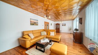 REZERVOVANÉ: Rodinný dom s garážou a krásnym pozemkom Banka  - 2