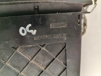 ovladaci panel Mercedes E a2116800552 30€ - 2