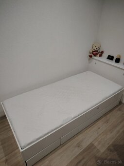 Postel z uložným priestorom - 2