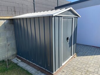 Plechovy zahradny domcek - 2