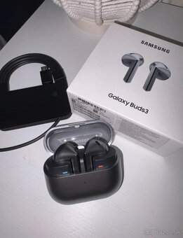 Bezdrôtové Samsung Galaxy Buds3 slúchadla - 2