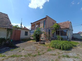 5. izbový rodinný dom v Šúrovciach čaká na nového majiteľa - 2