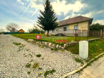 Pozemky so starším rodinným domom v starej časti Fintic (F28 - 2