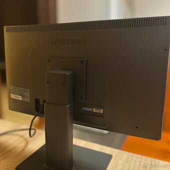 Samsung monitor - 2