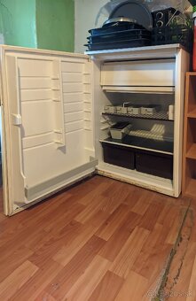 Chladnička s mrazničkou Calex 178 litrová - 2