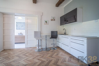 Nadštandardný 3-izbový apartmán s vlastným pozemkom - 2