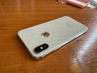 Predám iPhone Xs 64 GB , poškodený display - 2