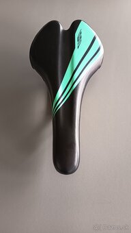 Sedlo 143 mm cierno-zelene - 2