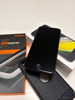 iPhone SE 2.gen 128GB - čierny - 2