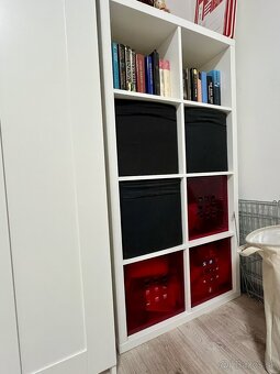 Predám skriňu a policu Ikea - 2