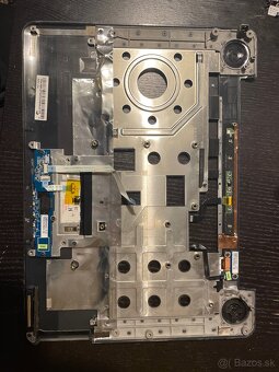 horná časť Toshiba satellite a300D 15H - 2